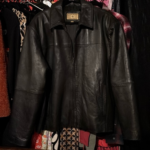 100% Genuine Leather Jacket - Picture 3 of 15